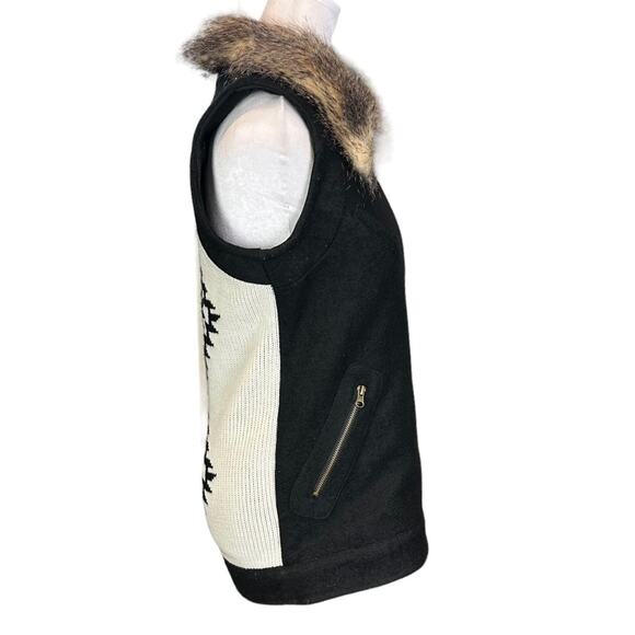 Thread & Supply Wool Faux Fur Sweater Aztec Vest Black White Size Medium - Picture 5 of 9